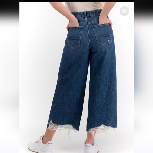 American Eagle Distressed Wide Leg Crop Button Fly - Picture 2 of 9